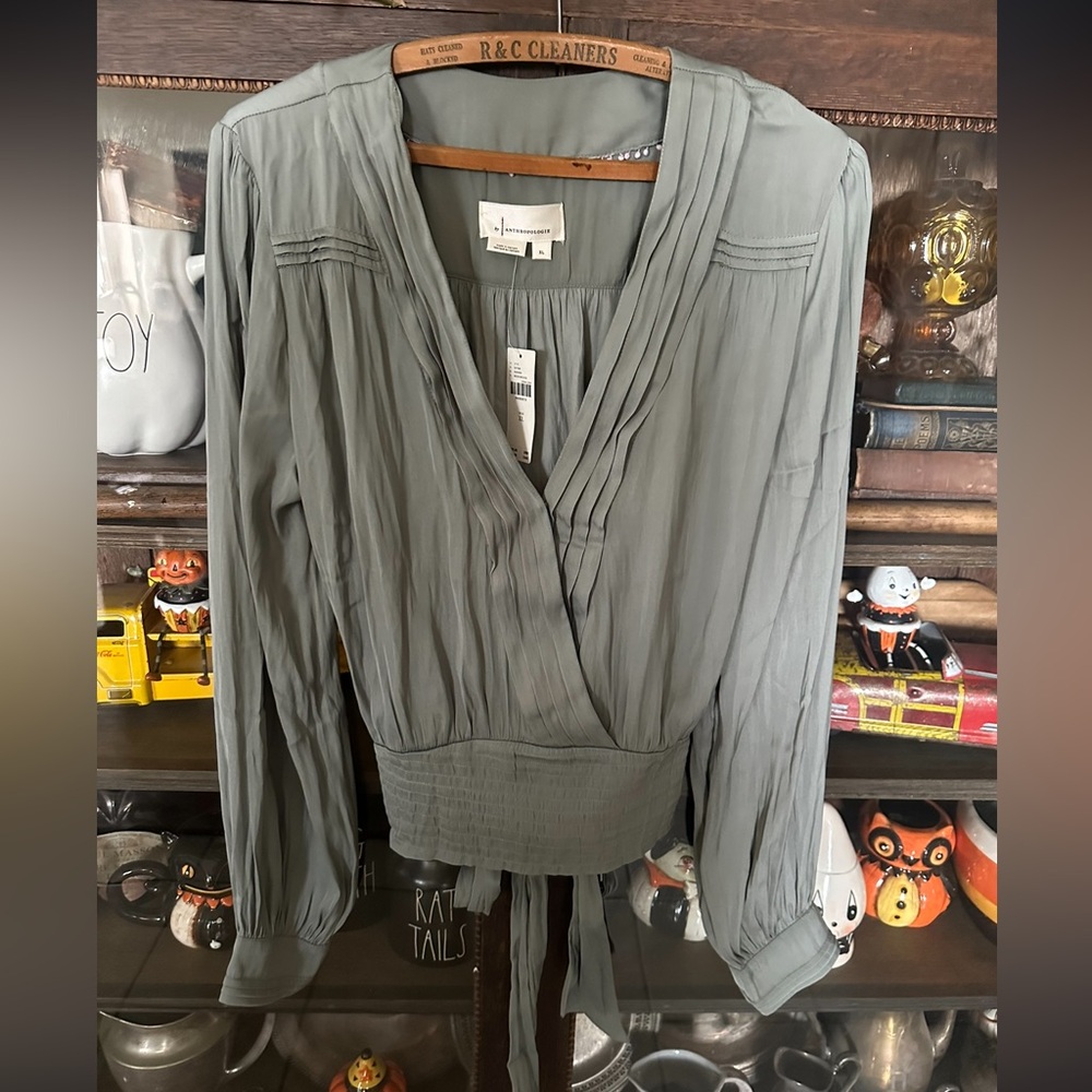Gorgeous new with tags anthropology top!